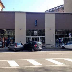Negozio In Vendita a Reggio nell'Emilia